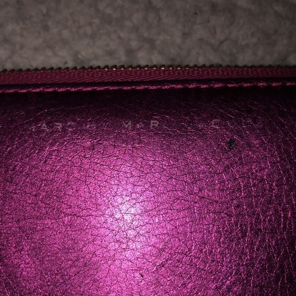 Marc Jacobs hot pink metallic zip wallet fits most iPhones - Picture 15 of 16